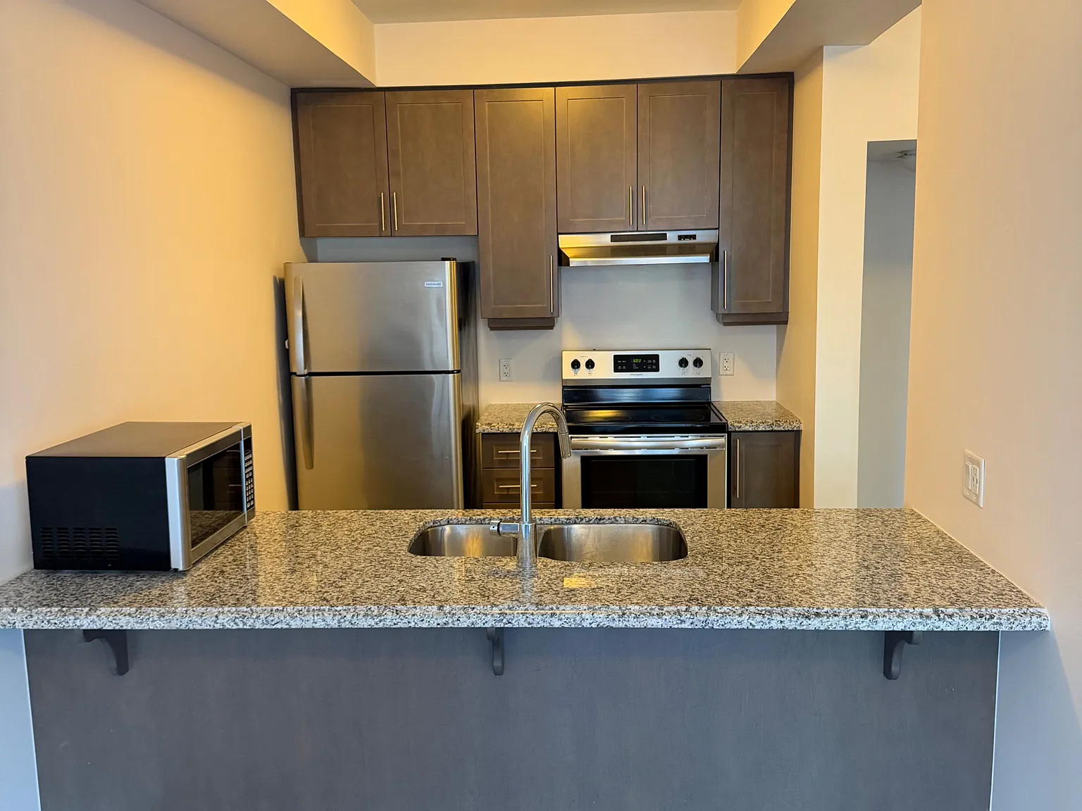 3 bed, $2,650 — Photo 4