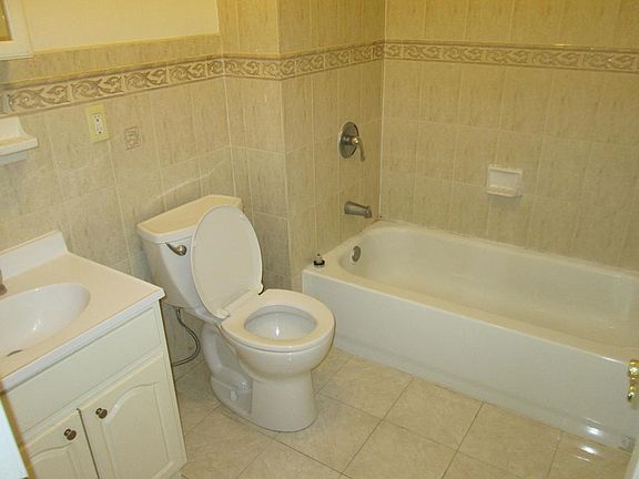 4th image of 706 Lafayette Ave #2