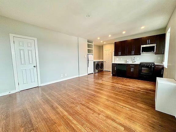 4th image of 2145 28th St APT C1