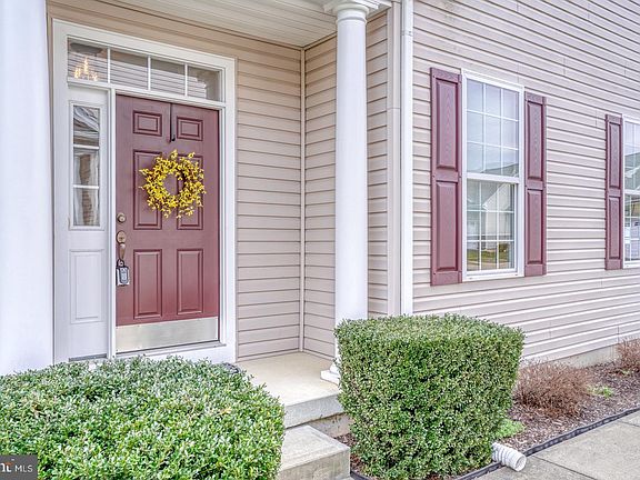 3rd image of 313 Obelisk Ln