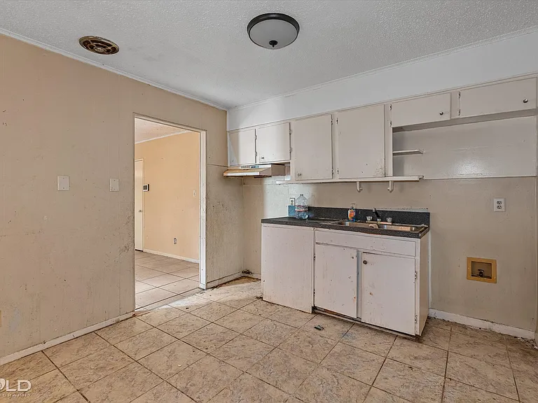 3051 Amherst St — Photo 11