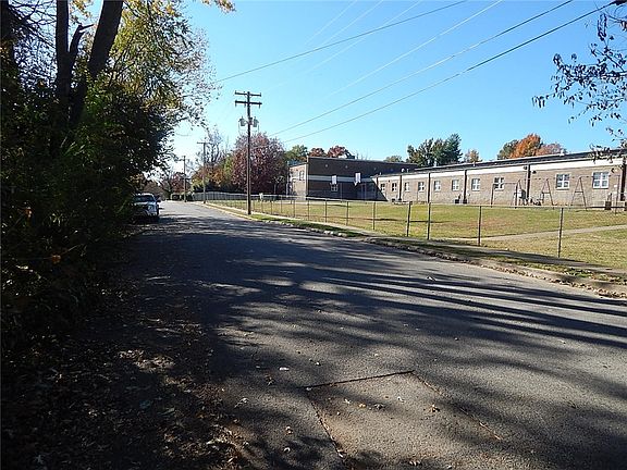 3rd image of Campbell St #3