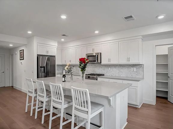 4th image of 29456 Urbia Way