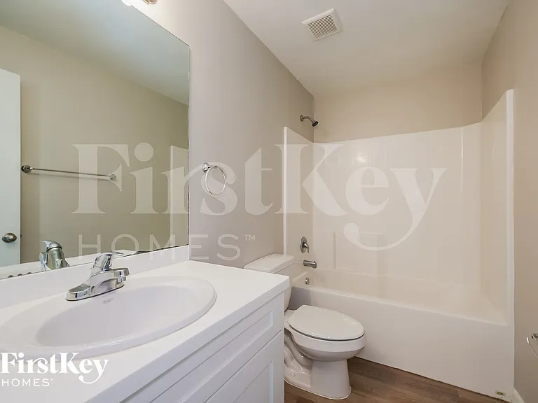 3008 45th St SW — Photo 16