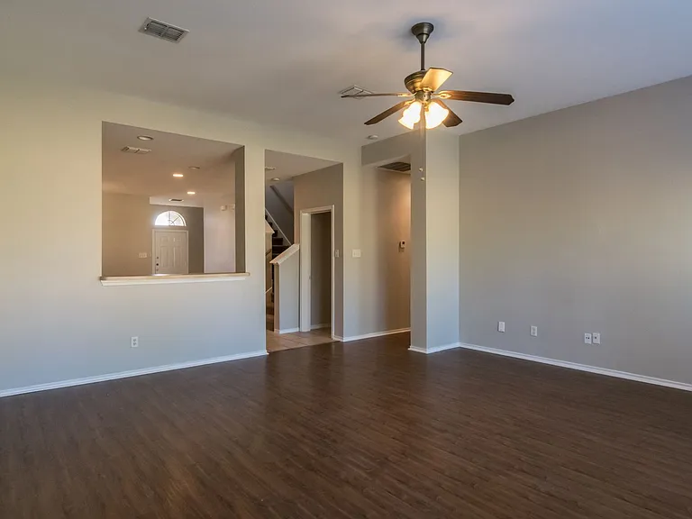8512 Prairie Wind Trl — Photo 5