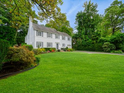 23 Parkside Dr, Great Neck, NY, 11021