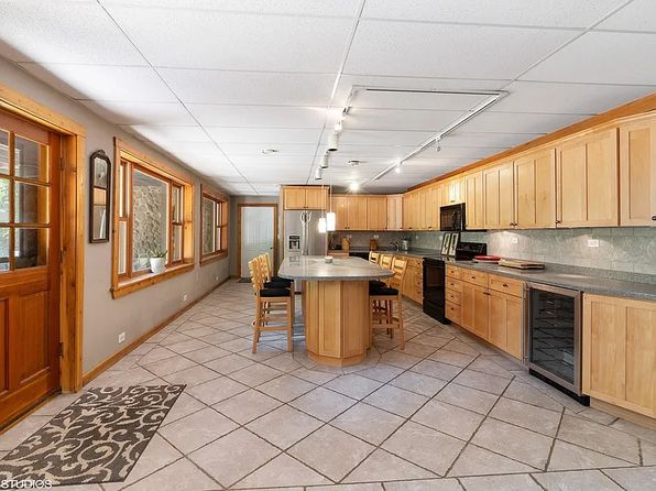8309 Crystal Springs Rd