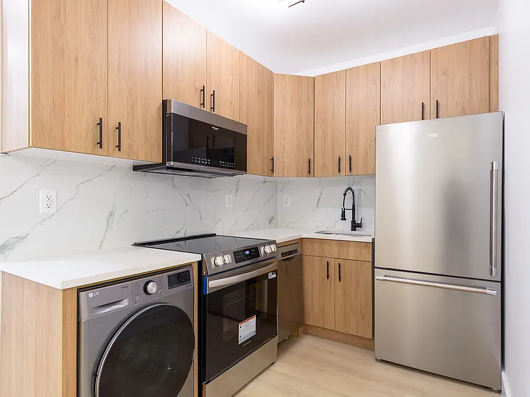 161 W 54th St #203D — Photo 1