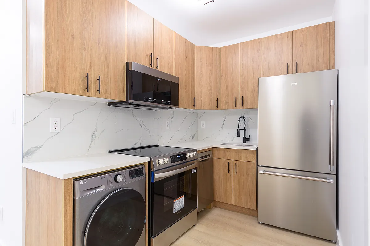 Building Photo - 161 W 54th St #203B