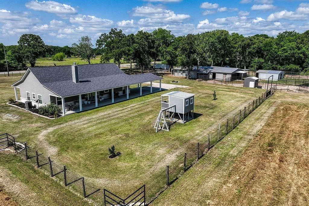 Building Photo - 38196 FM 1736 Rd