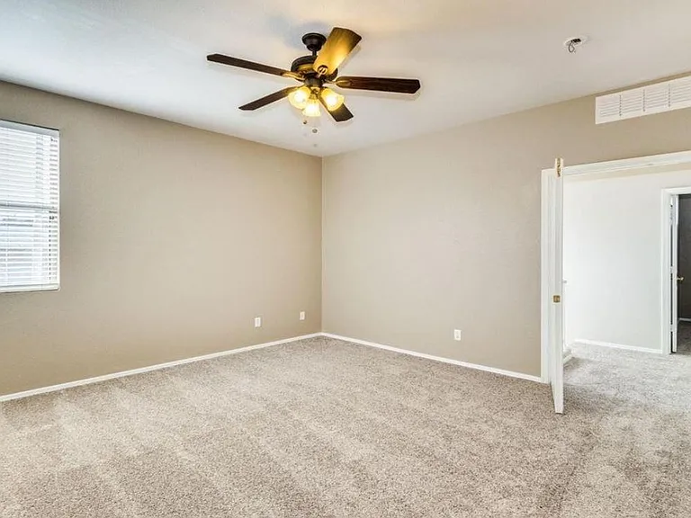 1886 E Don Carlos Ave #148 — Photo 3