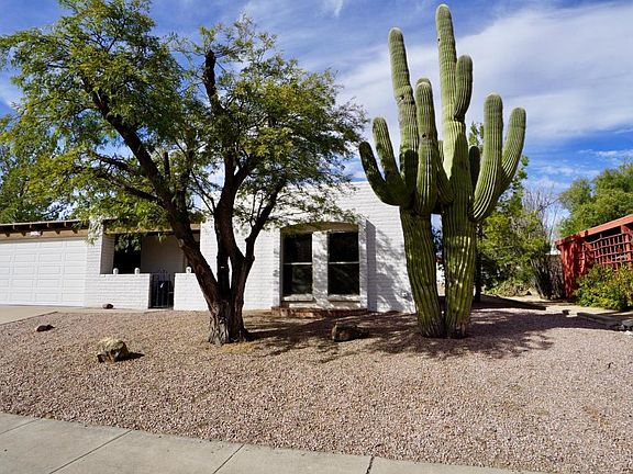 2nd image of 1550 S Abrego Dr