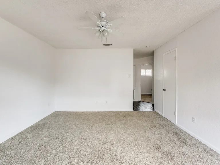 Lavender Apartments — Photo 8