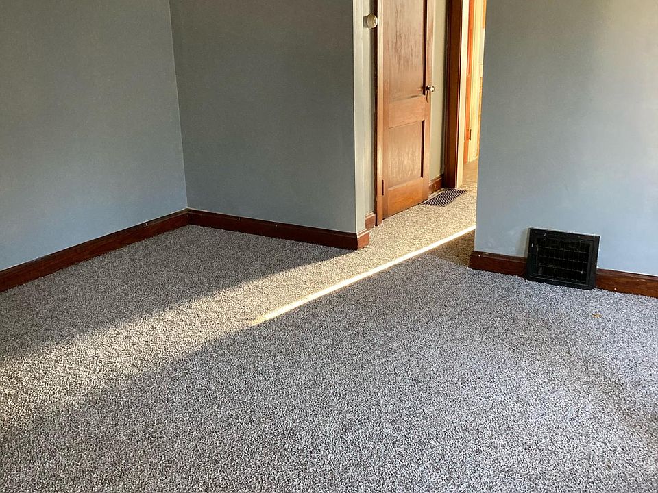 2nd image of 1305 E 1307 Riverside Dr #1305