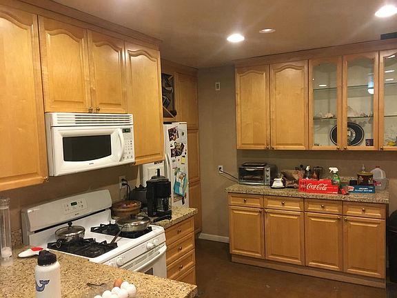 4th image of 1938 E Mitchell Dr