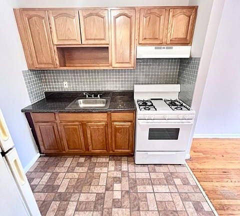 2nd image of 372 White St APT B6