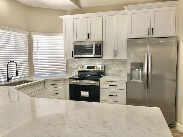 4532 E Mockingbird Dr — Photo 4
