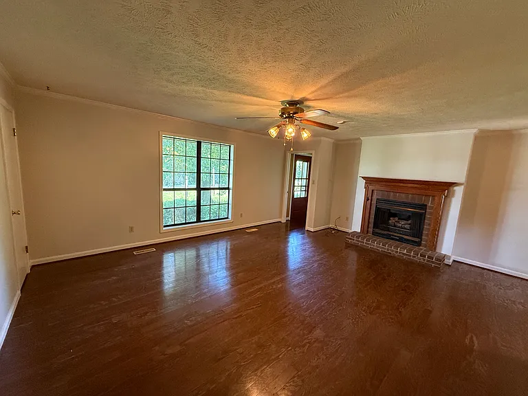 102 Hickory Hill Dr #A — Photo 9