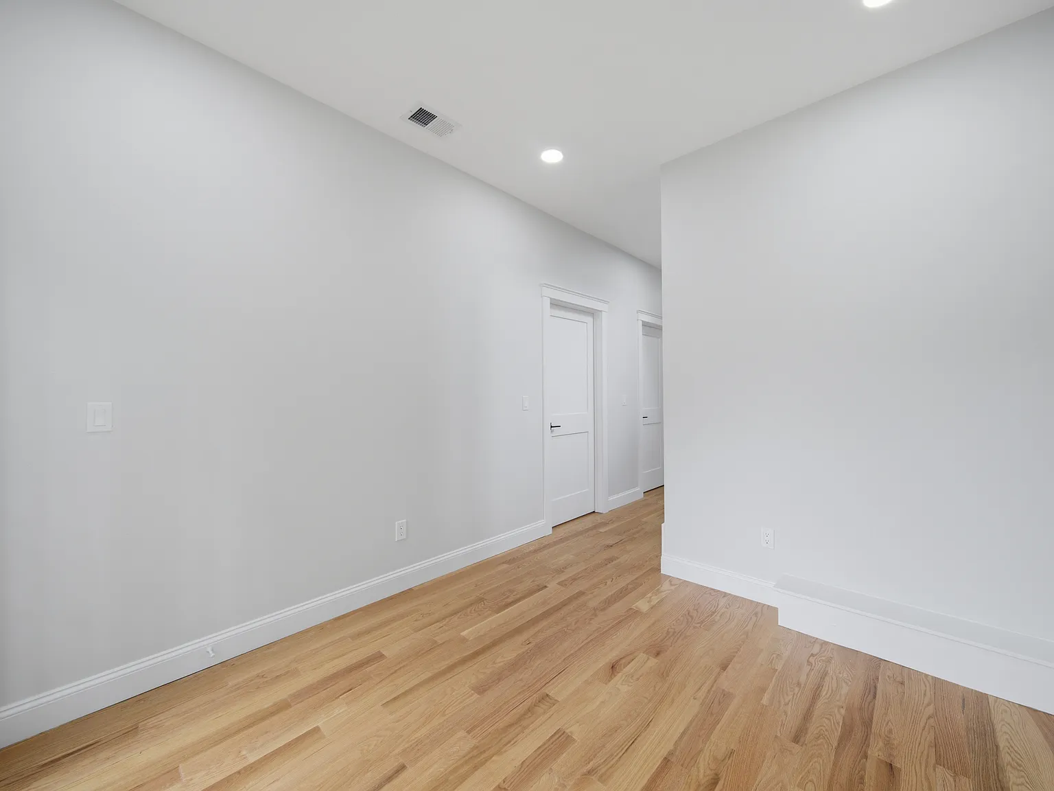 3 bed, 1600 sqft, $5,400 — Photo 4