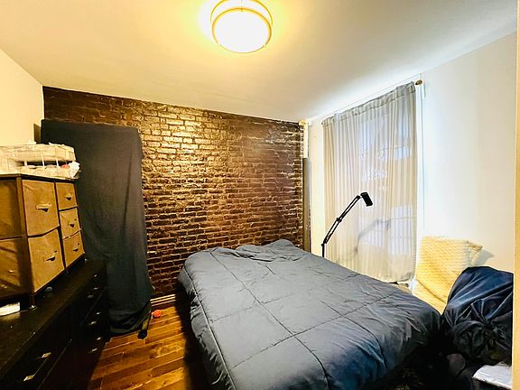 3rd image of 323 1st Ave APT 3