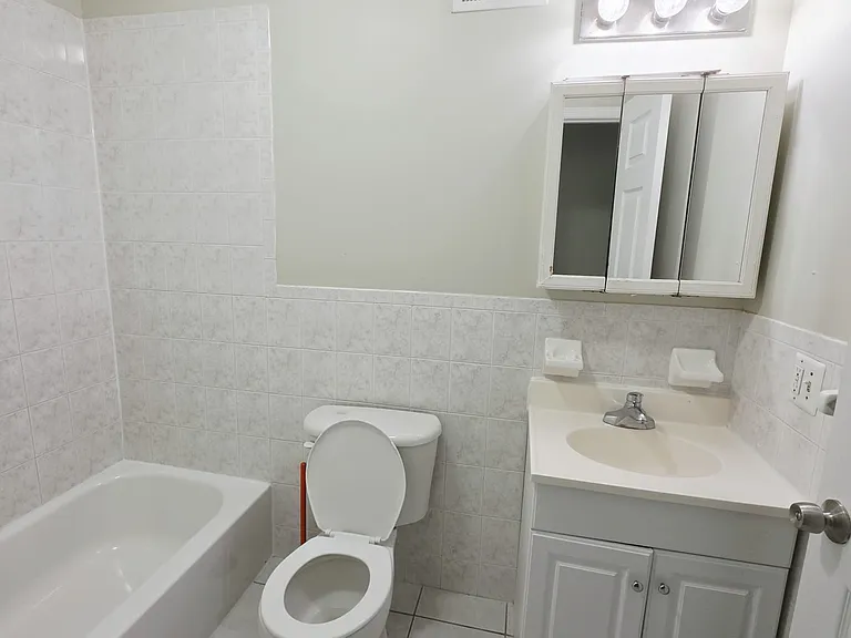132 Grant Ave #1A — Photo 6