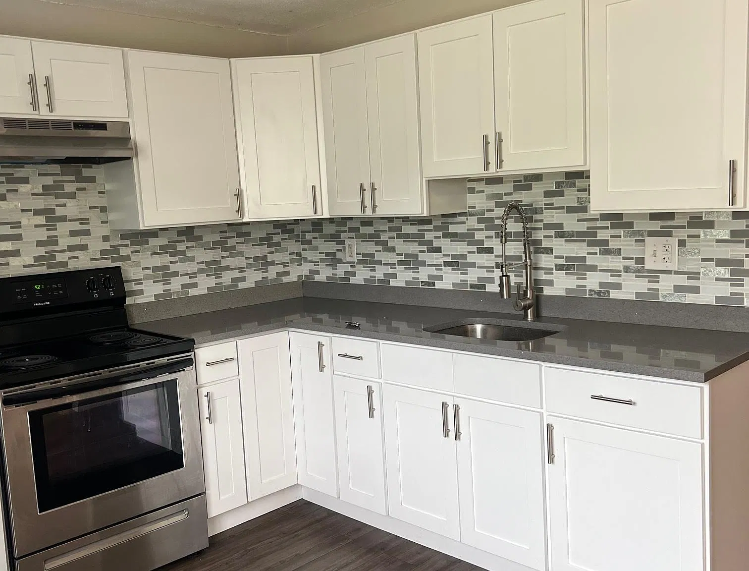 4 bed, 1300 sqft, $2,950 — Photo 1