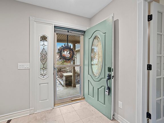 4th image of 997 N Conklin Rd