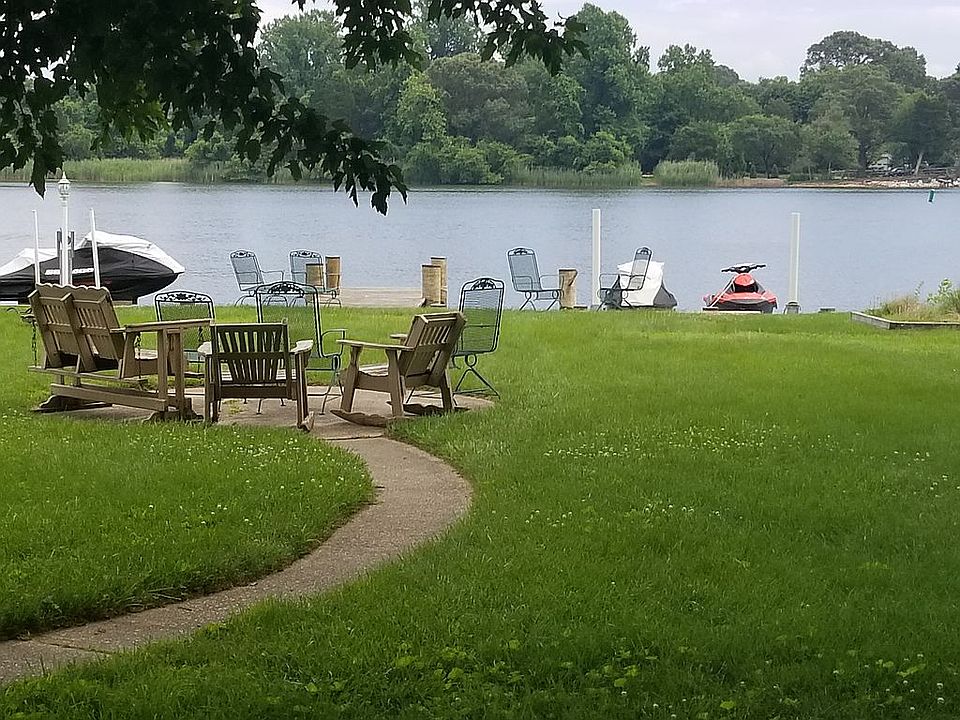 2nd image of 1248 River Bay Rd