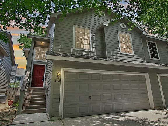 3rd image of 218 Blushwood Pl