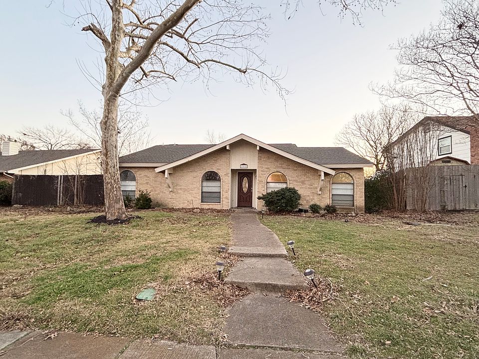 1st image of 2912 White Oak Dr
