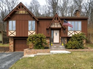 108 Seneca Lake Rd, Sparta, NJ 07871