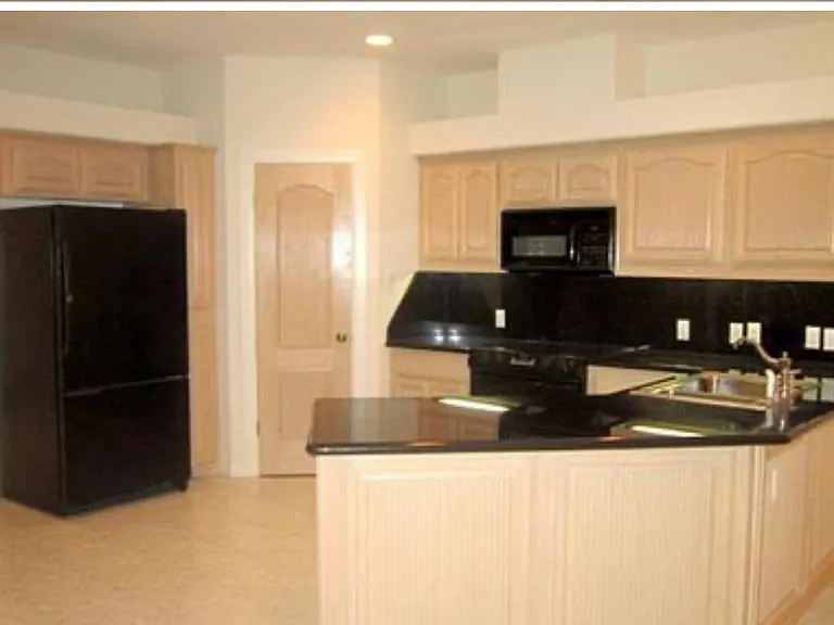 133 E Yucca Ave — Photo 5