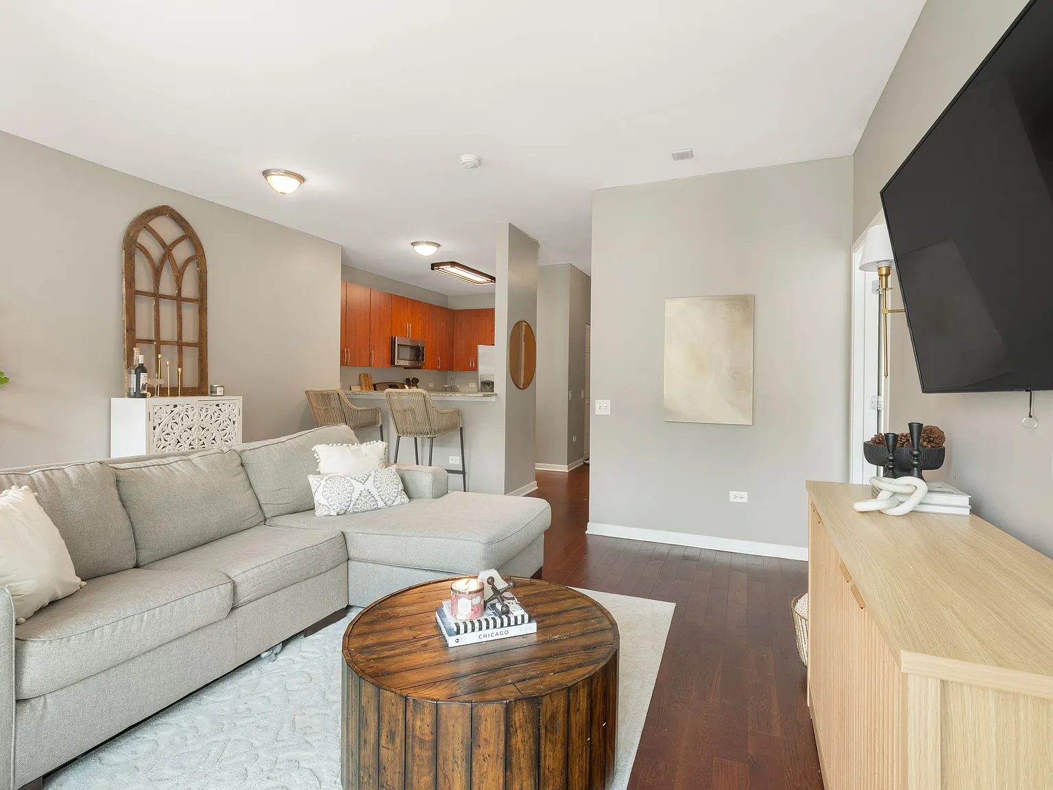 1 bed, 931 sqft, $3,150 — Photo 3