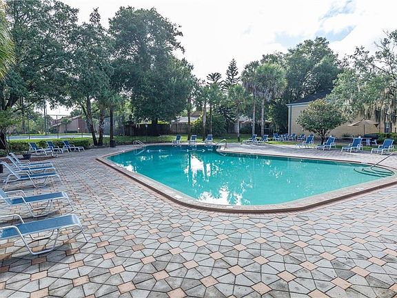 3rd image of 281 Lewfield Cir #281