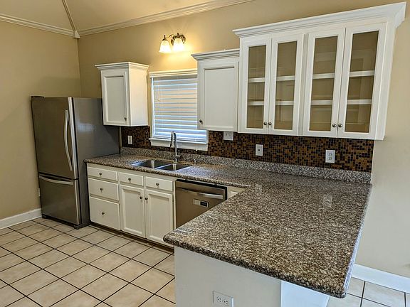 5th image of 211 Sundown Dr