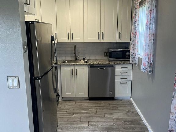 3rd image of 144 Mansfield Dr #D