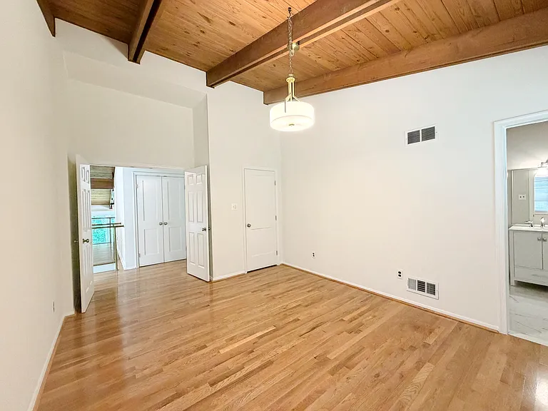 10611 Allenwood Ln — Photo 19