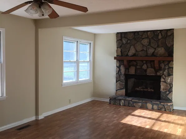 6960 Debbie Ln, Lithia Springs, GA 30122