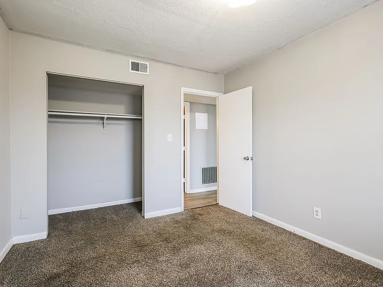 River Glow Apartments — Photo 23