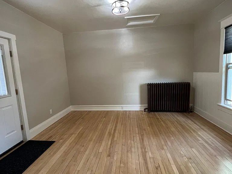 802 W Evelyn St — Photo 11