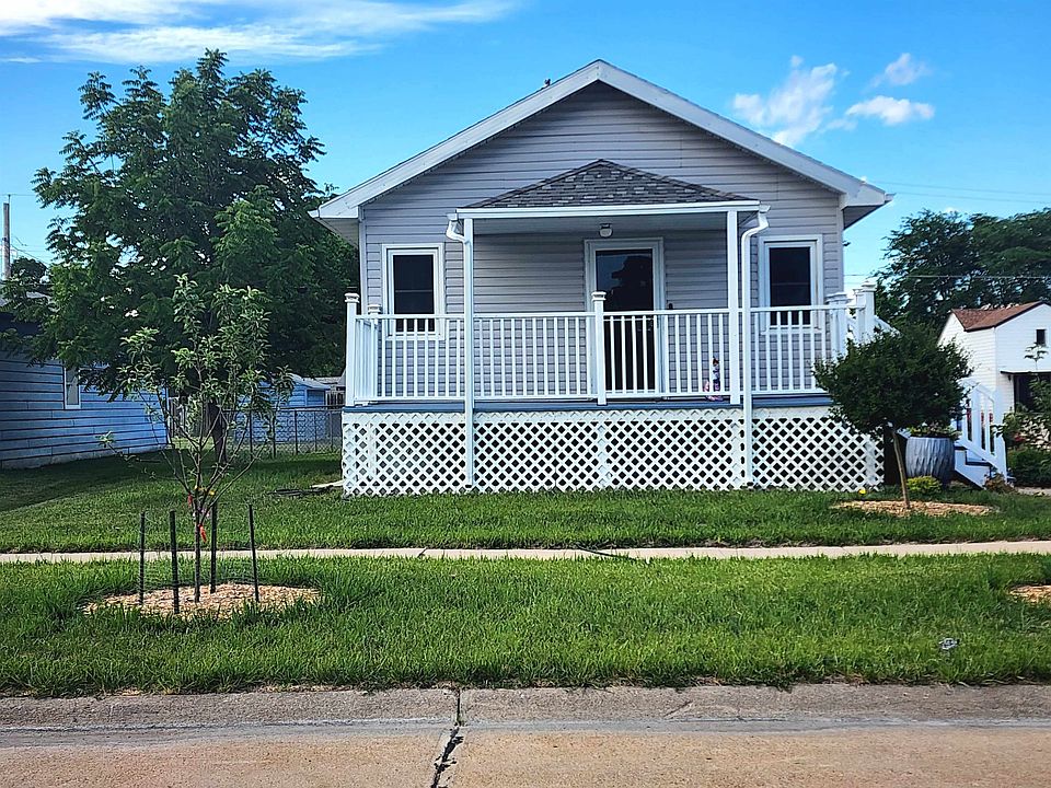 1st image of 2101 W 3RD ST