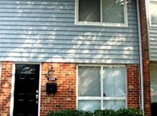 2209 Huston Pl, Herndon, VA 20170