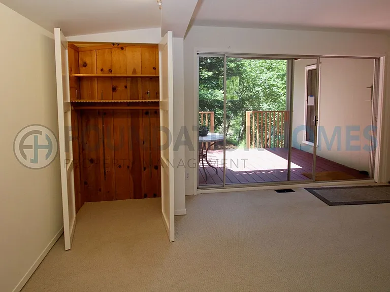 140 Redwood Rd — Photo 22