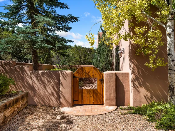 3 Camino Osito, Santa Fe, NM 87505