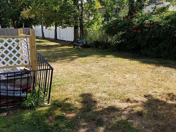 2nd image of 230 Pacific Ave