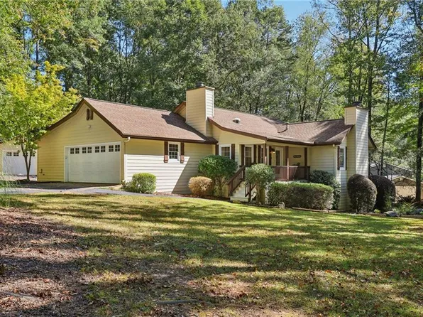 15 Perthshire Dr, Peachtree City, GA 30269