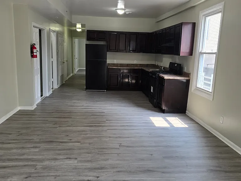 495 Irvine Turner Blvd #2 — Photo 1