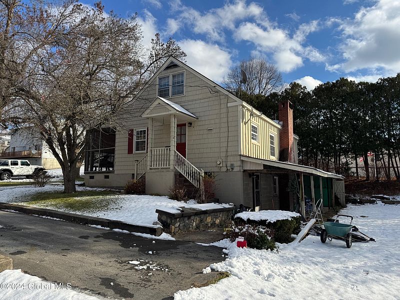 3rd image of 16 Riverview Street