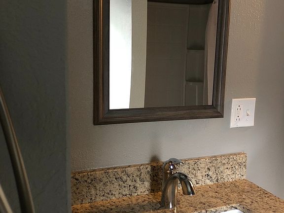 3rd image of 301 Isle Royale St APT 1