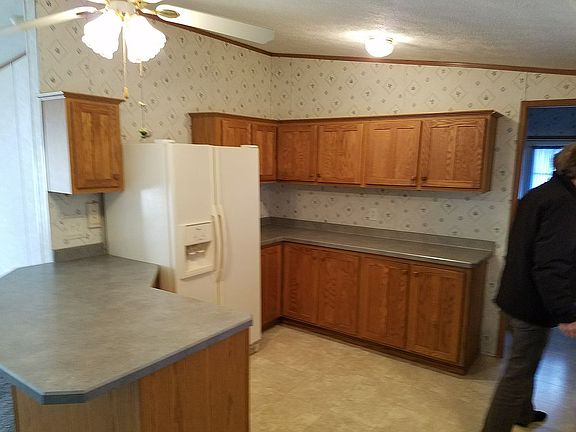 4th image of 200 Park Dr